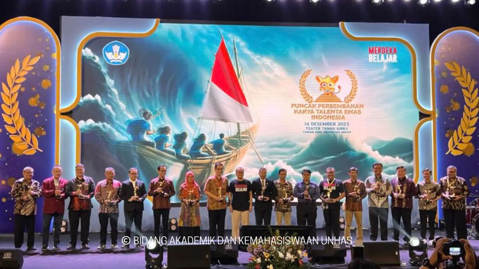 Unhas Raih Penghargaan Perguruan Tinggi Berprestasi dari Puspresnas