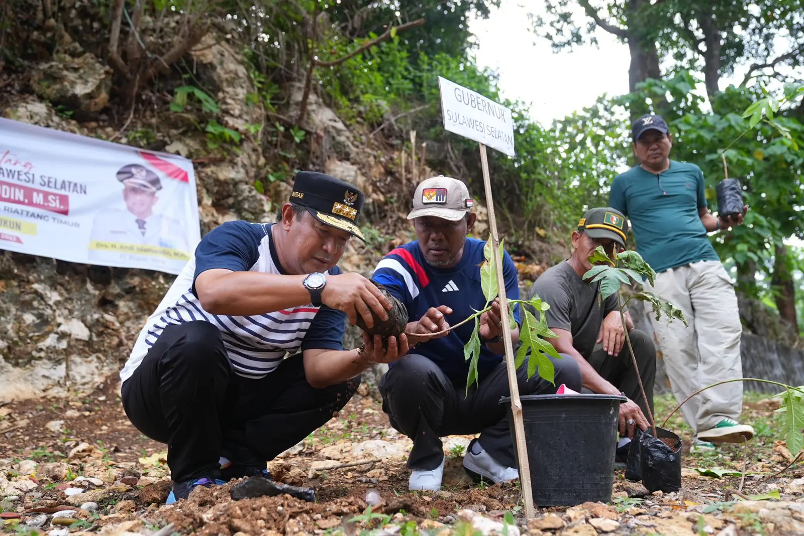 Kades dan Kelompok Tani di Bone Galakkan Gerakan Menanam Sukun