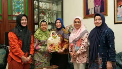 Peringati Hari Ibu, Sofha Marwah Kunjungi Tokoh Perempuan Sulsel