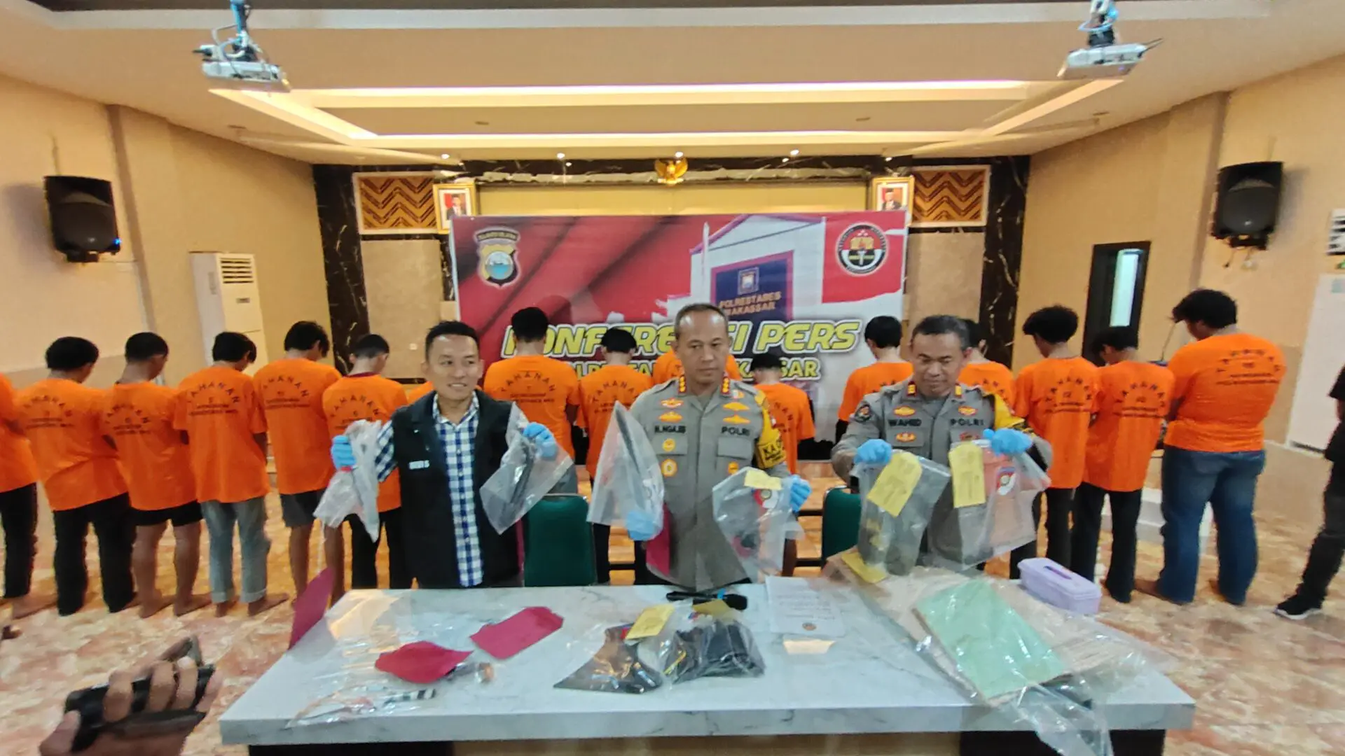 Belasan Mahasiswa Universitas Islam Makassar Ditangkap Polisi