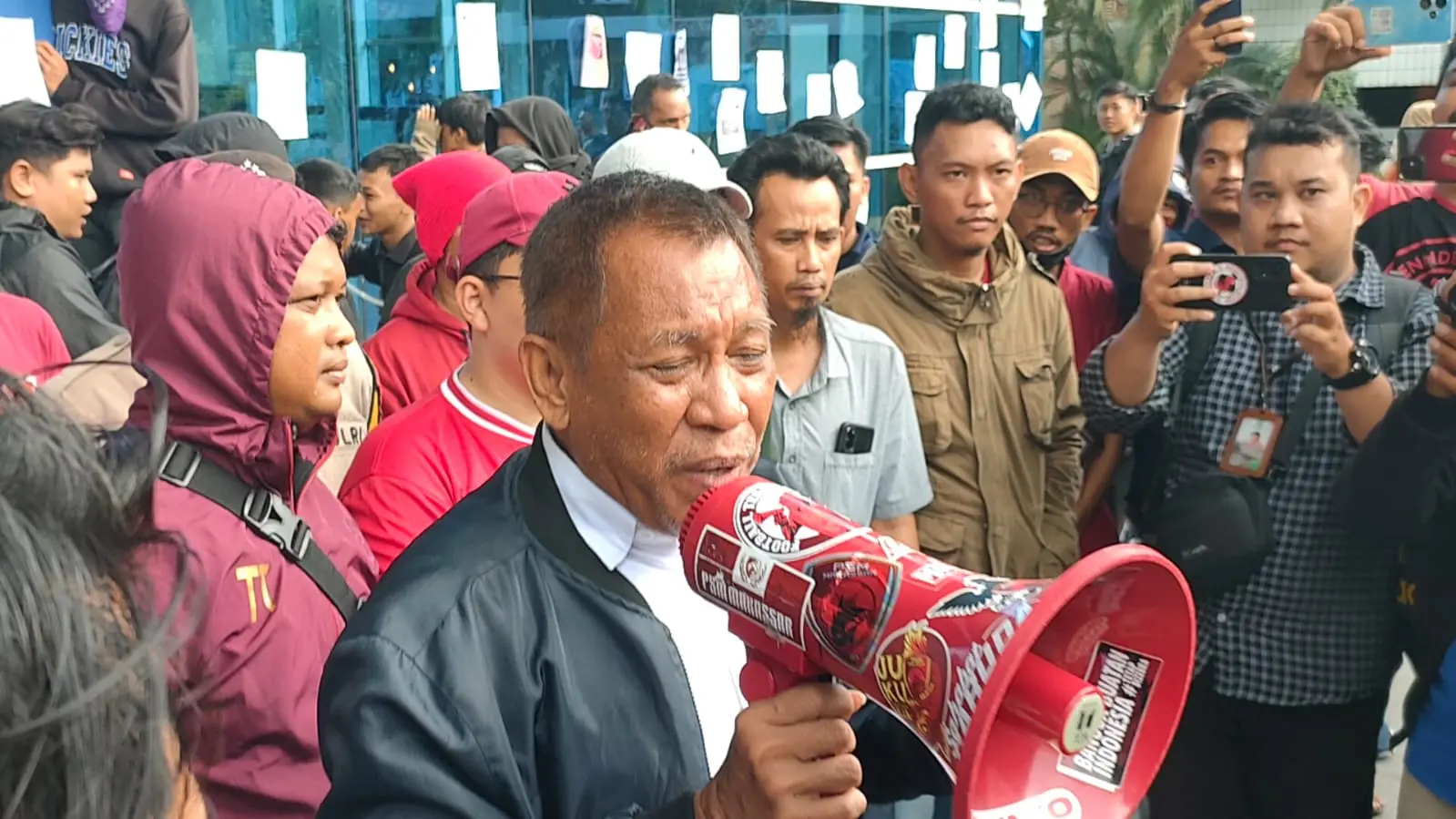 Dituntut Mundur, Sadikin Aksa Akan Temui Suporter PSM Makassar