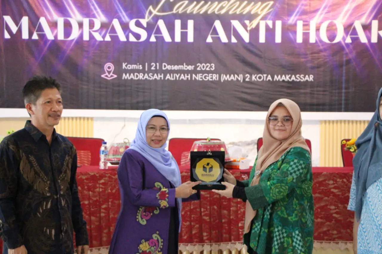 Bawaslu Sulsel dan MAN 2 Makassar Gelar Madrasah Anti Hoaks