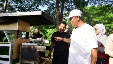 Penjual Buroncong Senang Jualan di Rumah Jabatan Gubernur