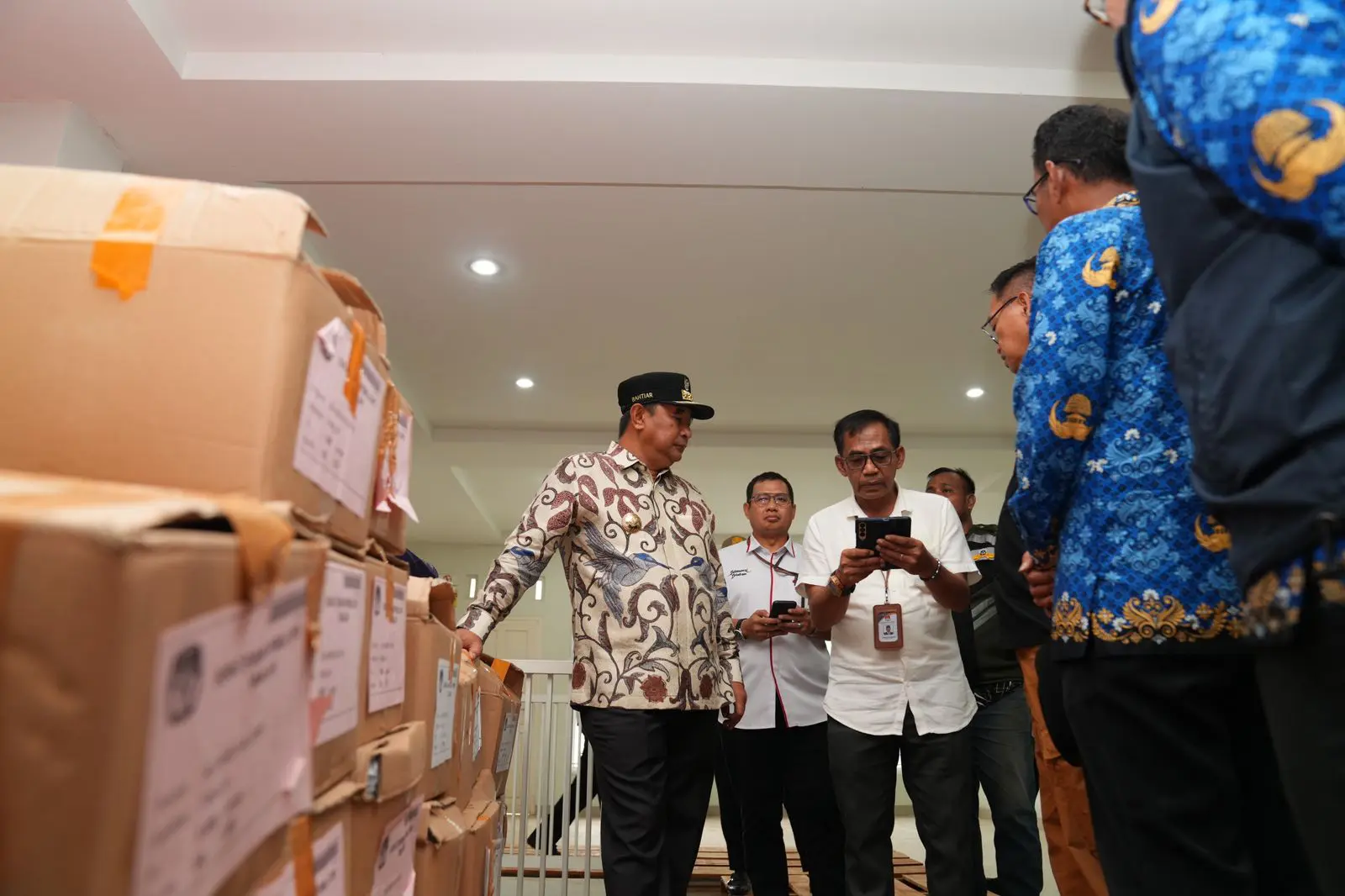 Cuaca Ekstrem, Pj Gubernur Sulsel Minta Distribusi Logistik Pemilu Dikawal Dengan Baik