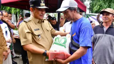 Haru Warga Maros Kala Pemprov Sulsel Salurkan Bantuan Pangan