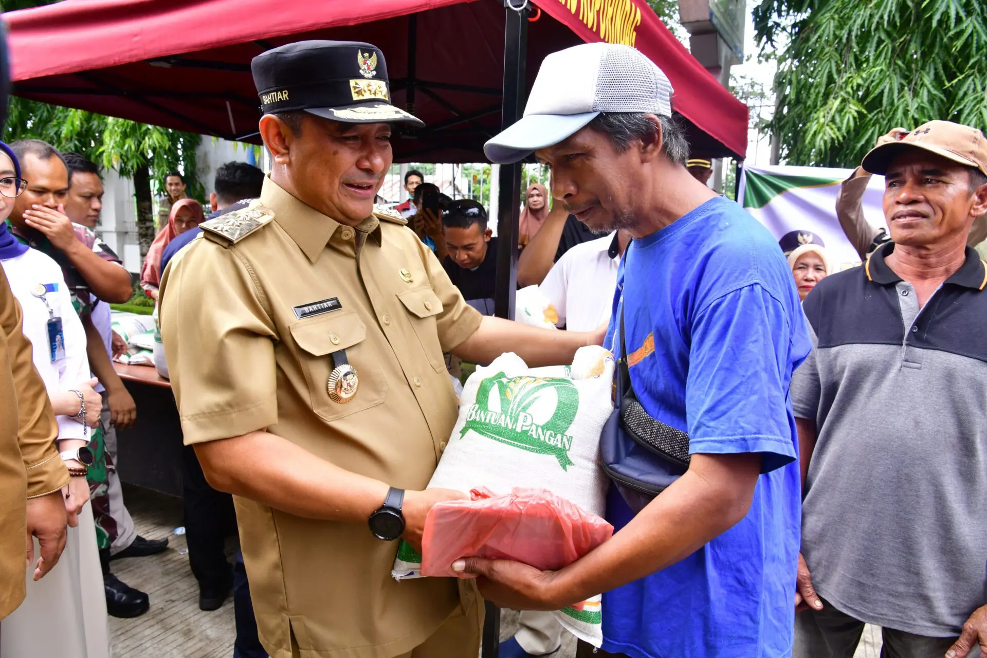 Haru Warga Maros Kala Pemprov Sulsel Salurkan Bantuan Pangan