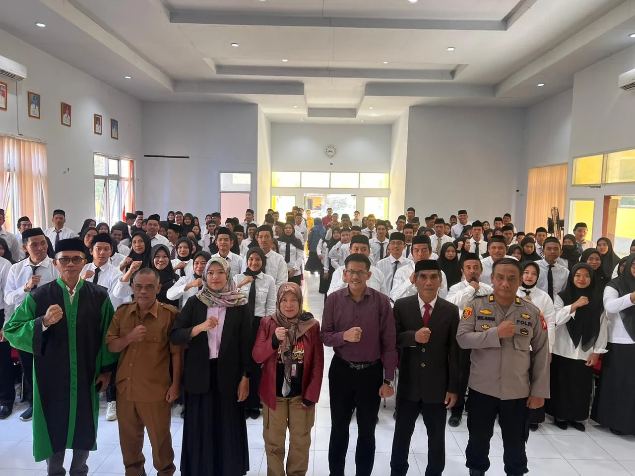 Lantik 26.357 Pengawas TPS, Ini Pesan Ketua Bawaslu Sulsel