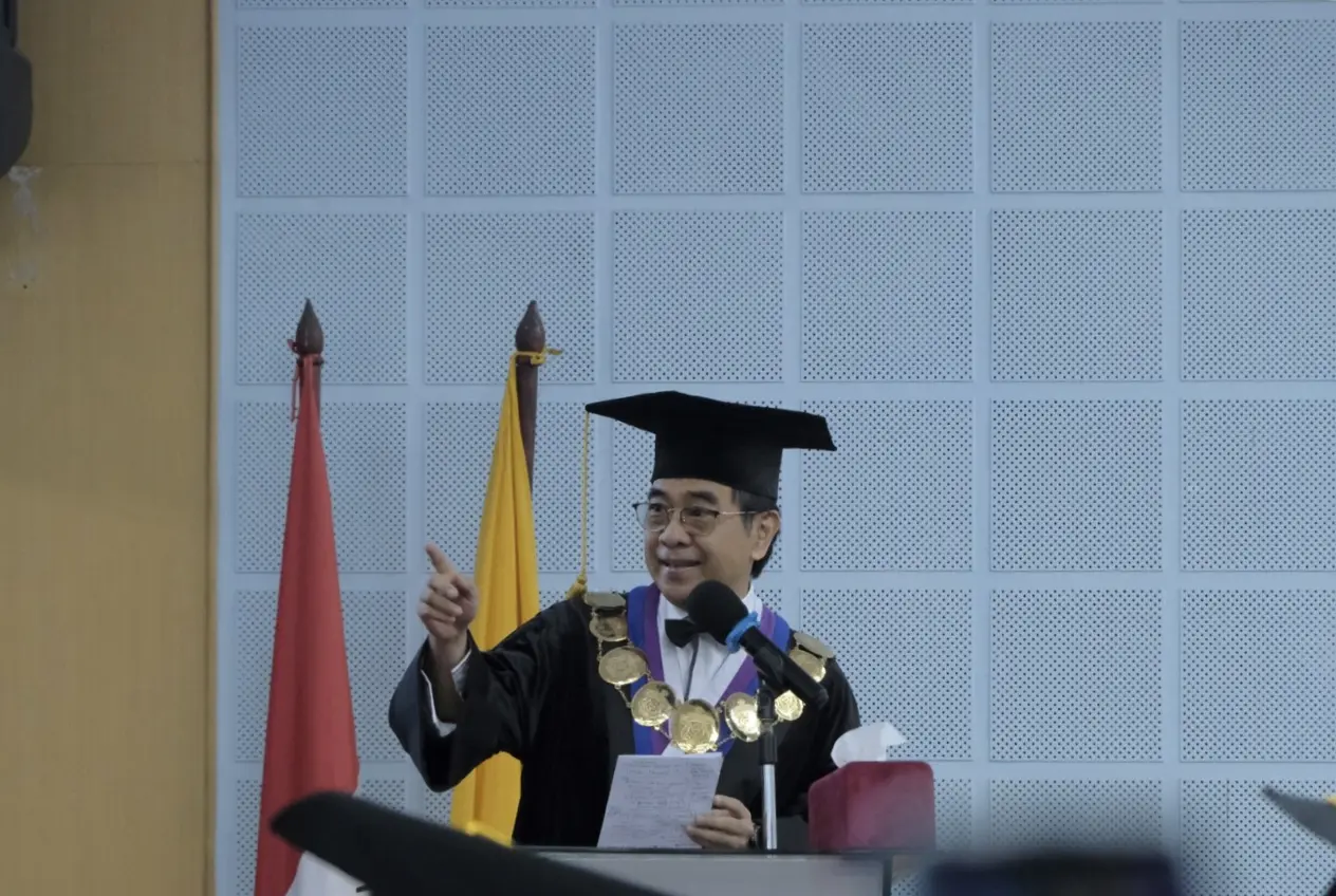 Unhas Makassar Kembali Kukuhkan Tiga Guru Besar
