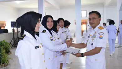 Kowal Makassar Termuda Dapat Tumpeng Dari Danlantamal