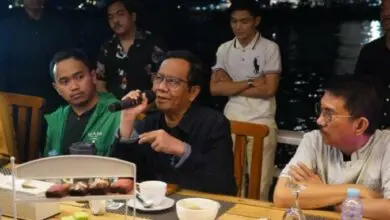 Bertemu Relawan di Makassar, Mahfud Minta Masyarakat Rasional Memilih Pemimpin