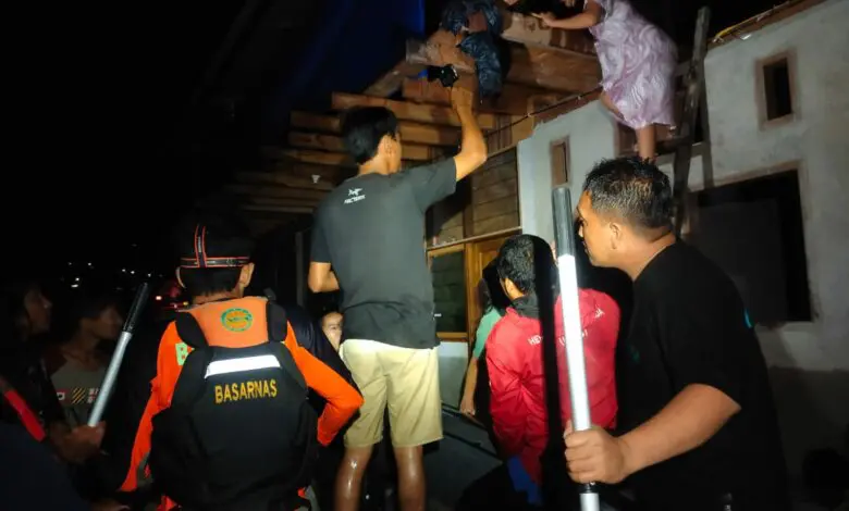 Basarnas Evakuasi 9 Warga Terdampak Banjir di Tana Toraja