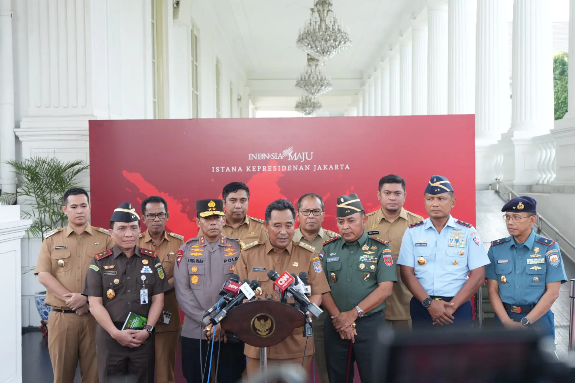 Pj Gubernur Bahtiar Paparkan Proyeksi Pembangunan Sulsel Kepada Jokowi