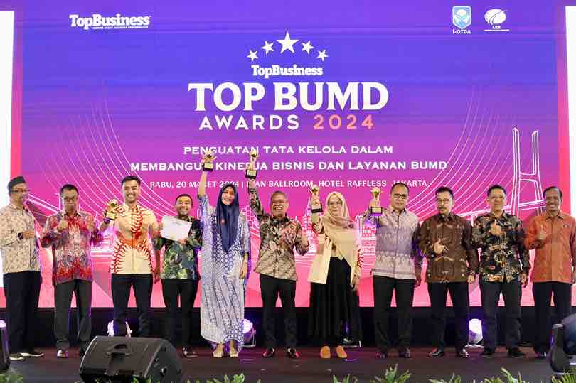 Pemkot Makassar Kembali Raih Penghargaan Top Pembina BUMD 2024