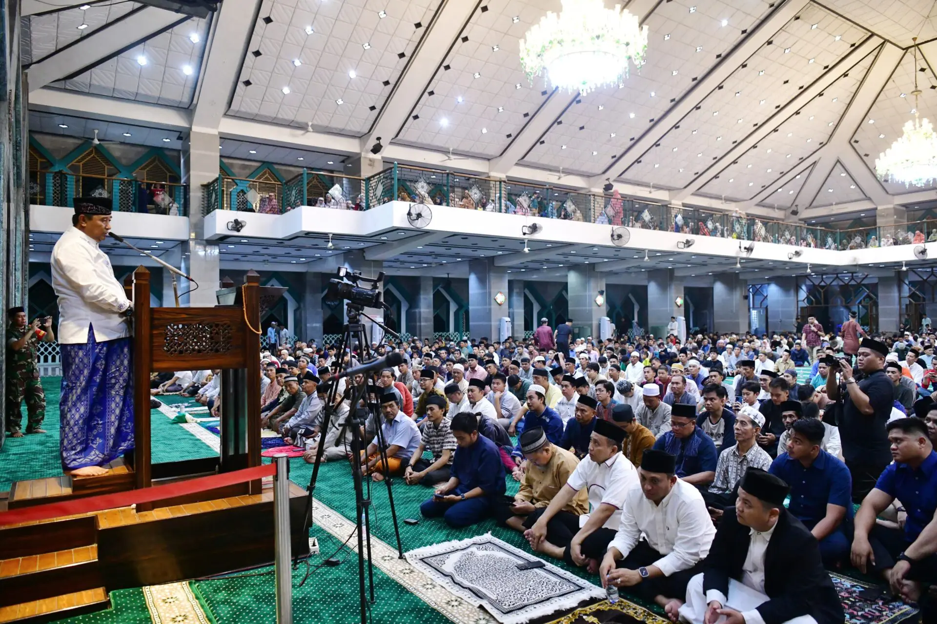 Pj Gubernur Bahtiar Sampaikan Gerakan Berbagi Bahagia dan Sedekah Pohon untuk Pemulihan Alam Sulsel