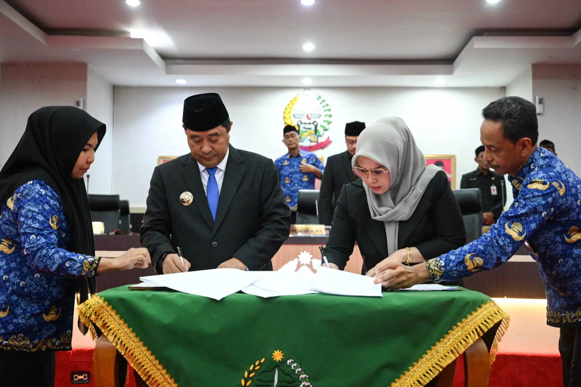 Sahkan Empat Perda Baru, Pj Gubernur Bahtiar Segera Terbitkan Pergub
