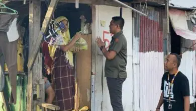 Ramadan Berbagi Bahagia, Disbudpar Sulsel Bagikan Bingkisan “Door To Door”