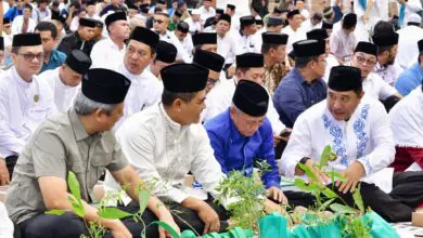 Puluhan Ribu Warga Hadiri Buka Puasa Akbar dan Sedekah Pohon di Bone