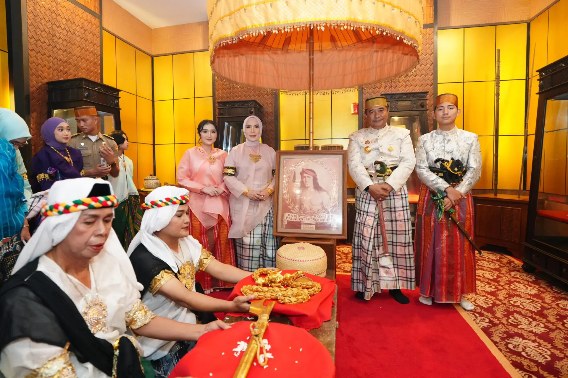 Pj Gubernur Bahtiar Dianugerahi Gelar Daeng Mappuji, Pemimpin yang Penuh Cinta, Tegas, dan Berwibawa