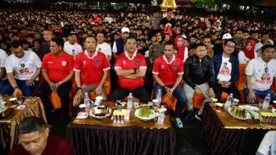 Pj Gubernur Bahtiar dan Ribuan Warga Parepare Nobar Indonesia-Uzbekistan