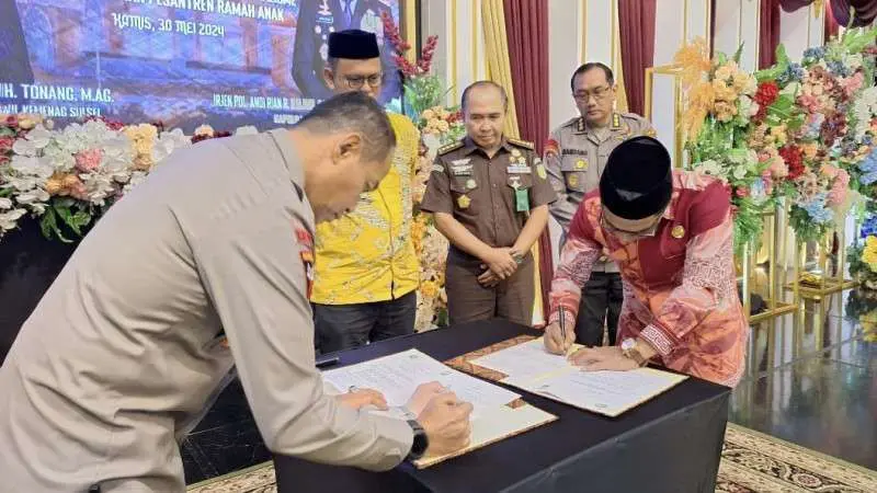 Perkuat Pesantren, Kanwil Kemenag dan Polda Sulsel Teken MoU