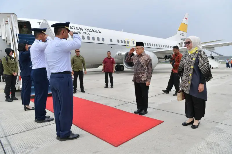 Terbang ke Mamuju, Wapres Disambut Pj Gubernur Sulbar Bahtiar