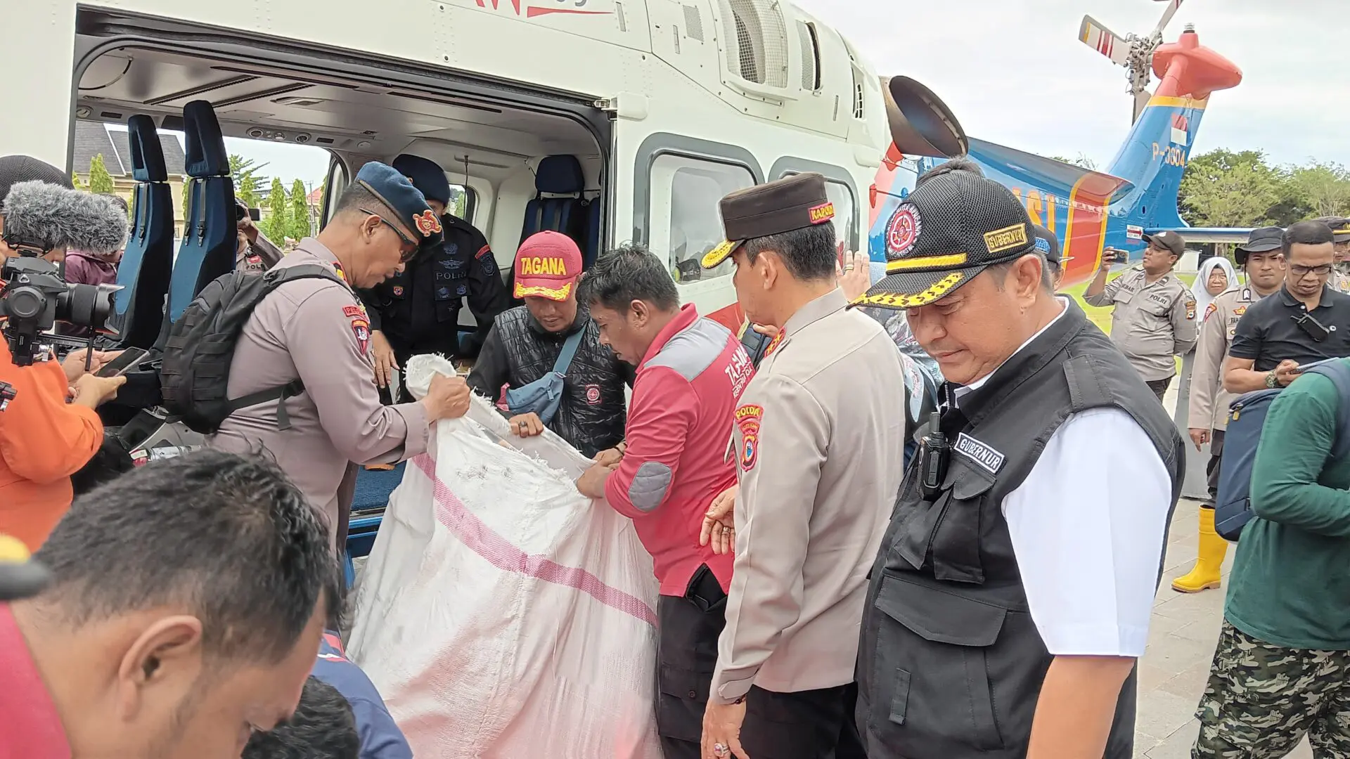 Sulsel Kirim 10 Ton Beras untuk Korban Banjir dan Longsor di Luwu