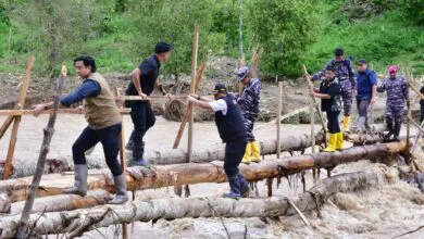 Lewati Jembatan Darurat, Pj Gubernur Bahtiar Temui Korban Bencana di Latimojong dan Bajo Barat