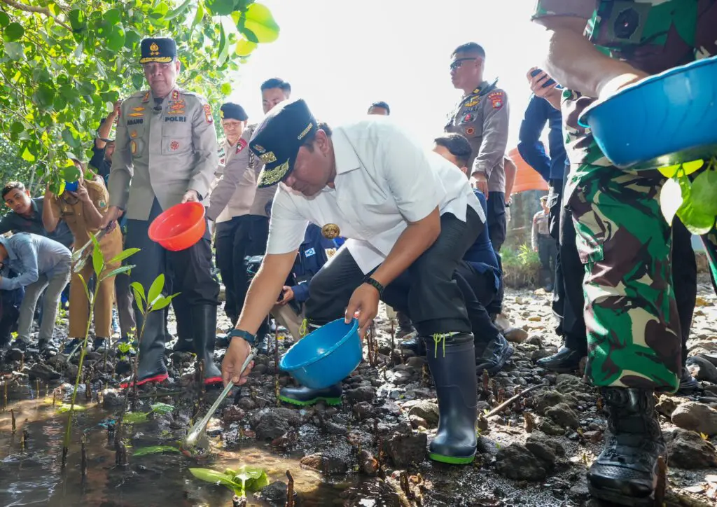 Bahtiar Baharuddin, “Dulu Gubernur Pisang, Kini Gubernur Kepiting”