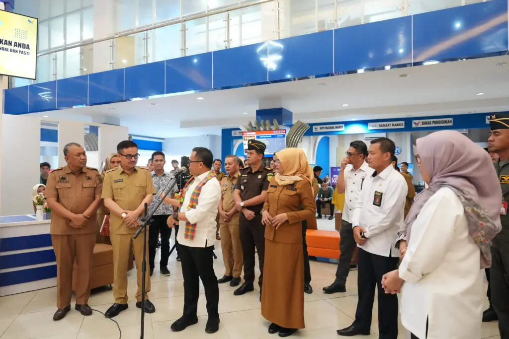 Sekda Sulsel Dampingi Menpan RB Kunjungi Kota Makassar dan Maros