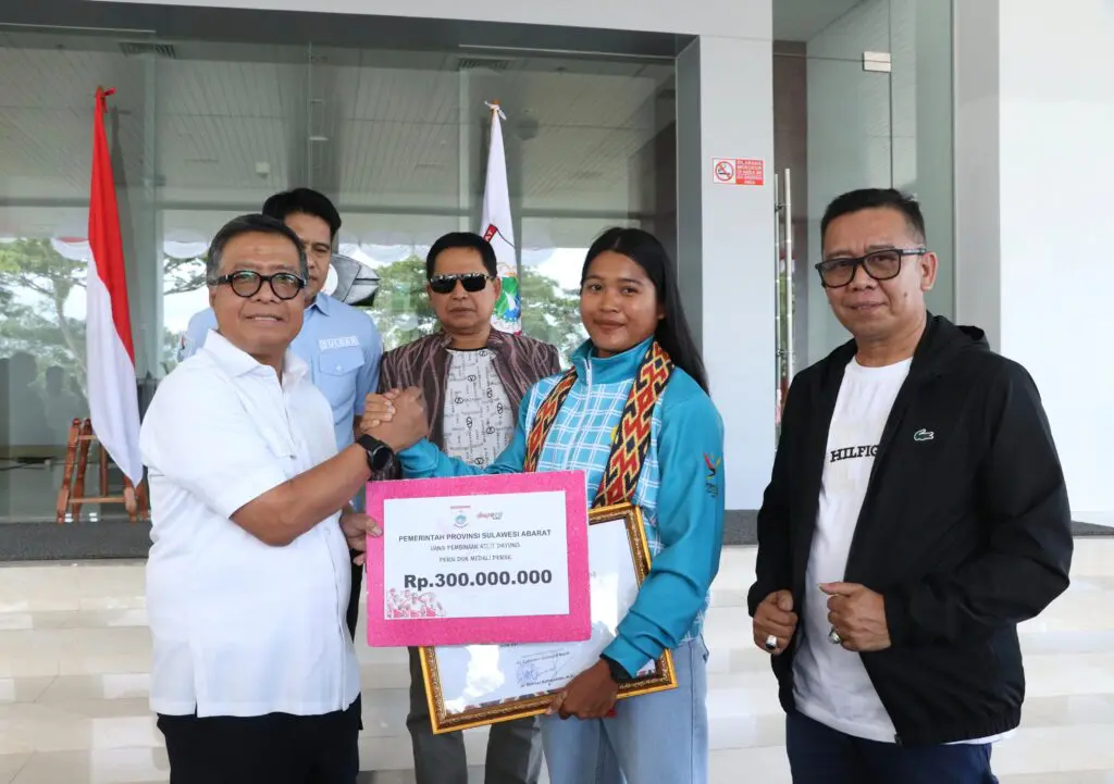 Raih Dua Medali Perak PON, Atlet Dayung Sulbar Diguyur Bonus Rp300 Juta