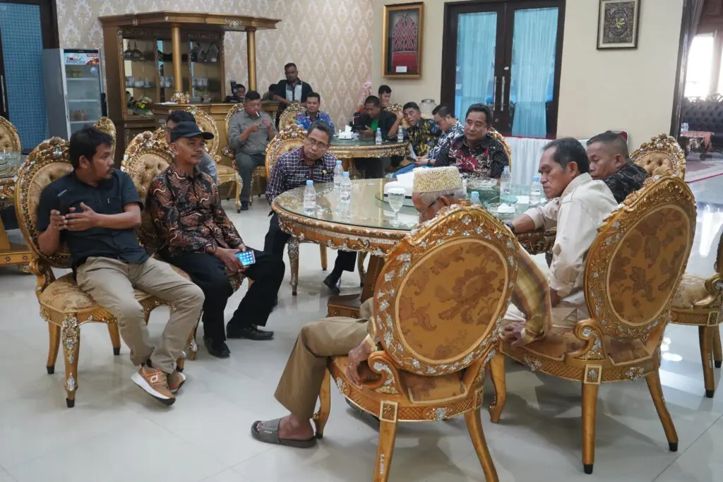 Pj Gubernur Bahtiar Bertemu Aktvis Lingkungan dan Tani-Nelayan, Apa yang Mereka Bahas?