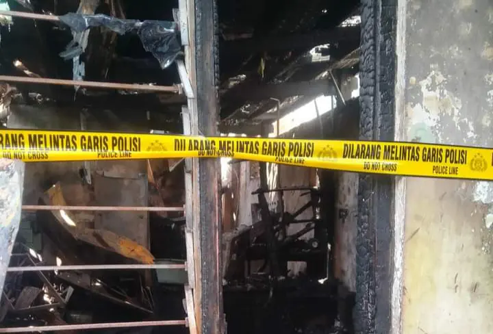 Gegara Cemburu Lihat Istri Selingkuh, Pria di Makassar Bakar Rumah Mertua 