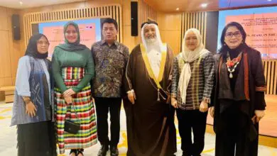 Tarik Investasi, Sulbar Serahkan Investment Guide Book ke Bahrain