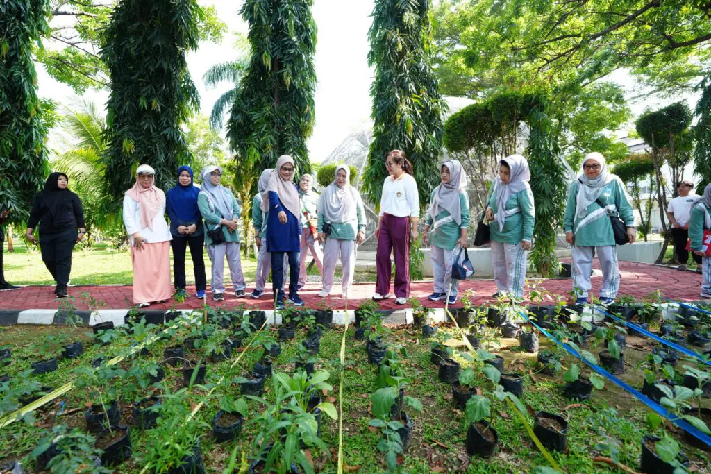 Ninuk Zudan Launching Kebun “Aku Hatinya PKK” di Rujab Gubernur Sulsel
