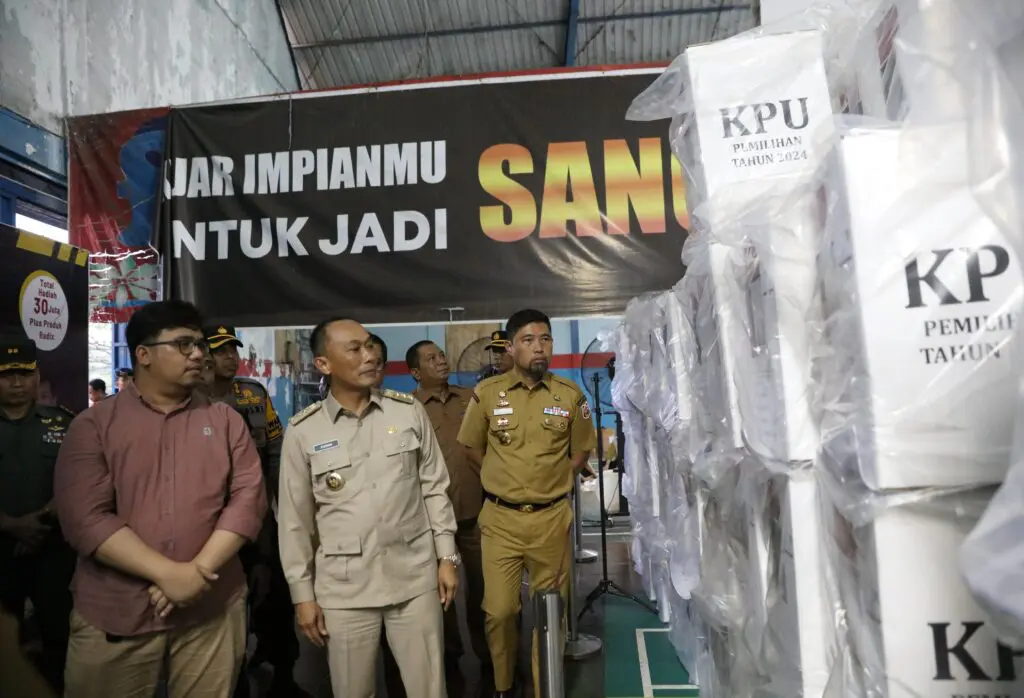 Pj Gubernur Sulsel Pastikan Logistik Pilkada Serentak di Makassar Telah 100 Persen 