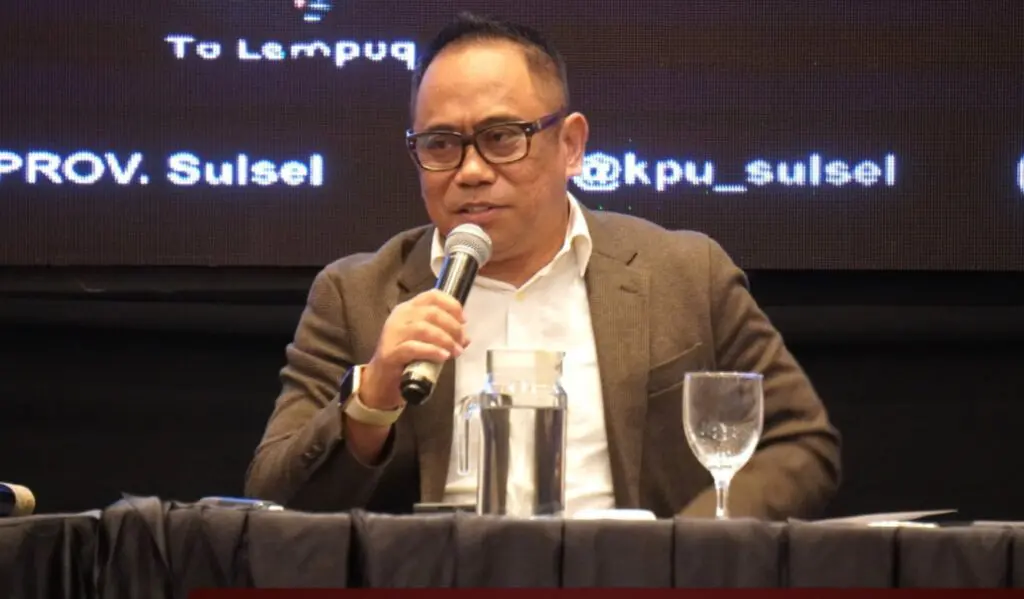 Masuk Masa Tenang Pilkada Serentak, KPU Sulsel Mulai Bersihkan APK 