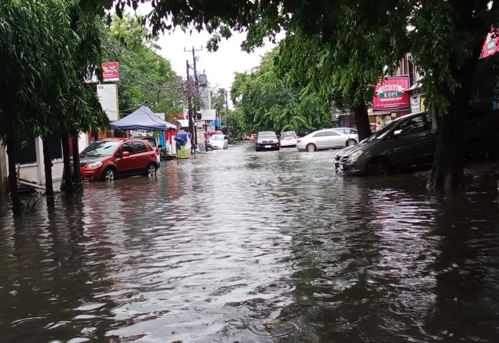 Makassar Siaga Banjir, Air Pasang Diprediksi Naik Malam Ini 