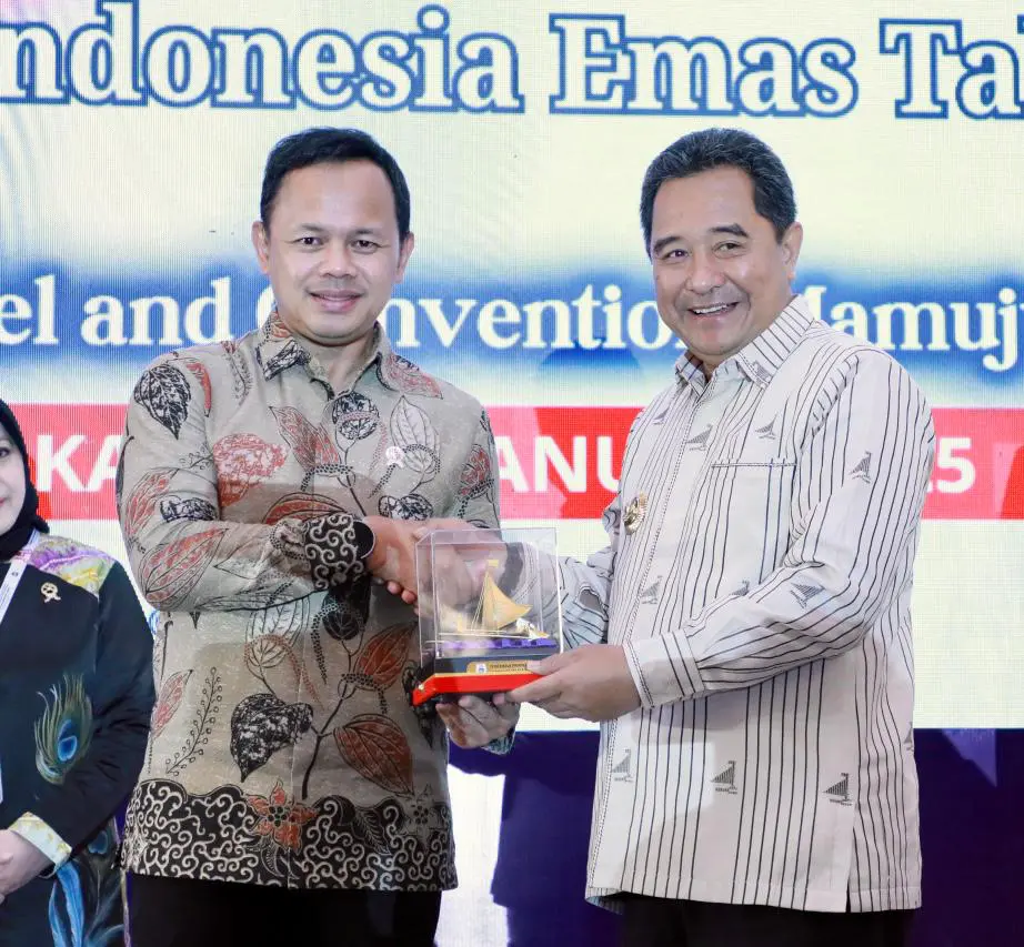 Sulbar Tuan Rumah Rakornas Kesbangpol 2025, Wamendagri Buka Secara Resmi