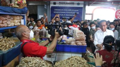Jokowi Blusukan ke Pasar Badung, Cek Harga Selepas KTT G20