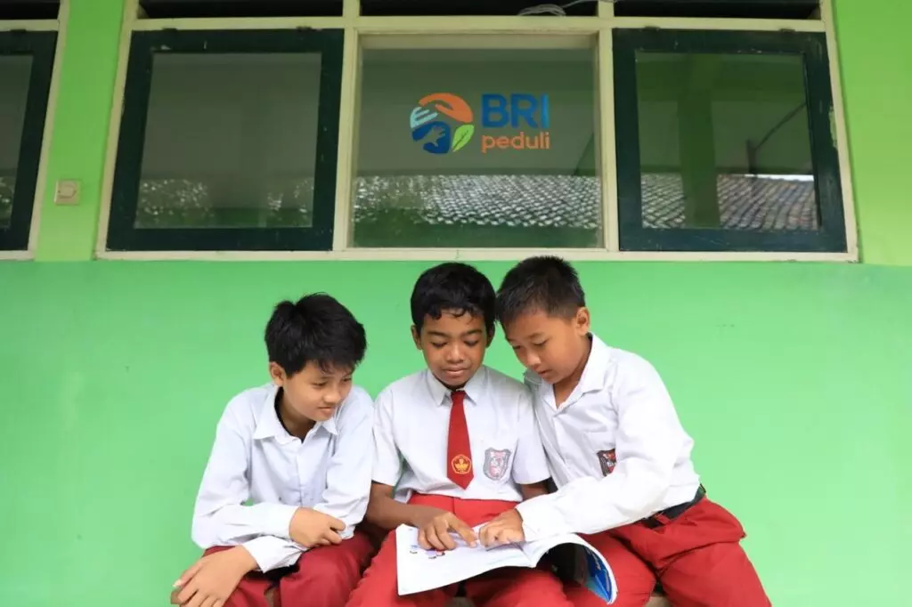 BRI Dukung Peningkatan Kualitas Pendidikan Melalui BRI Peduli Ini Sekolahku